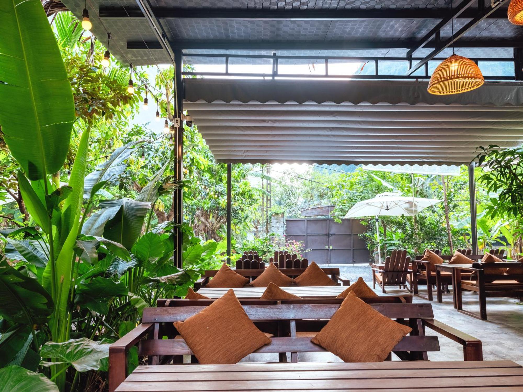 Cozy Beer Garden Homestay 닌빈 외부 사진